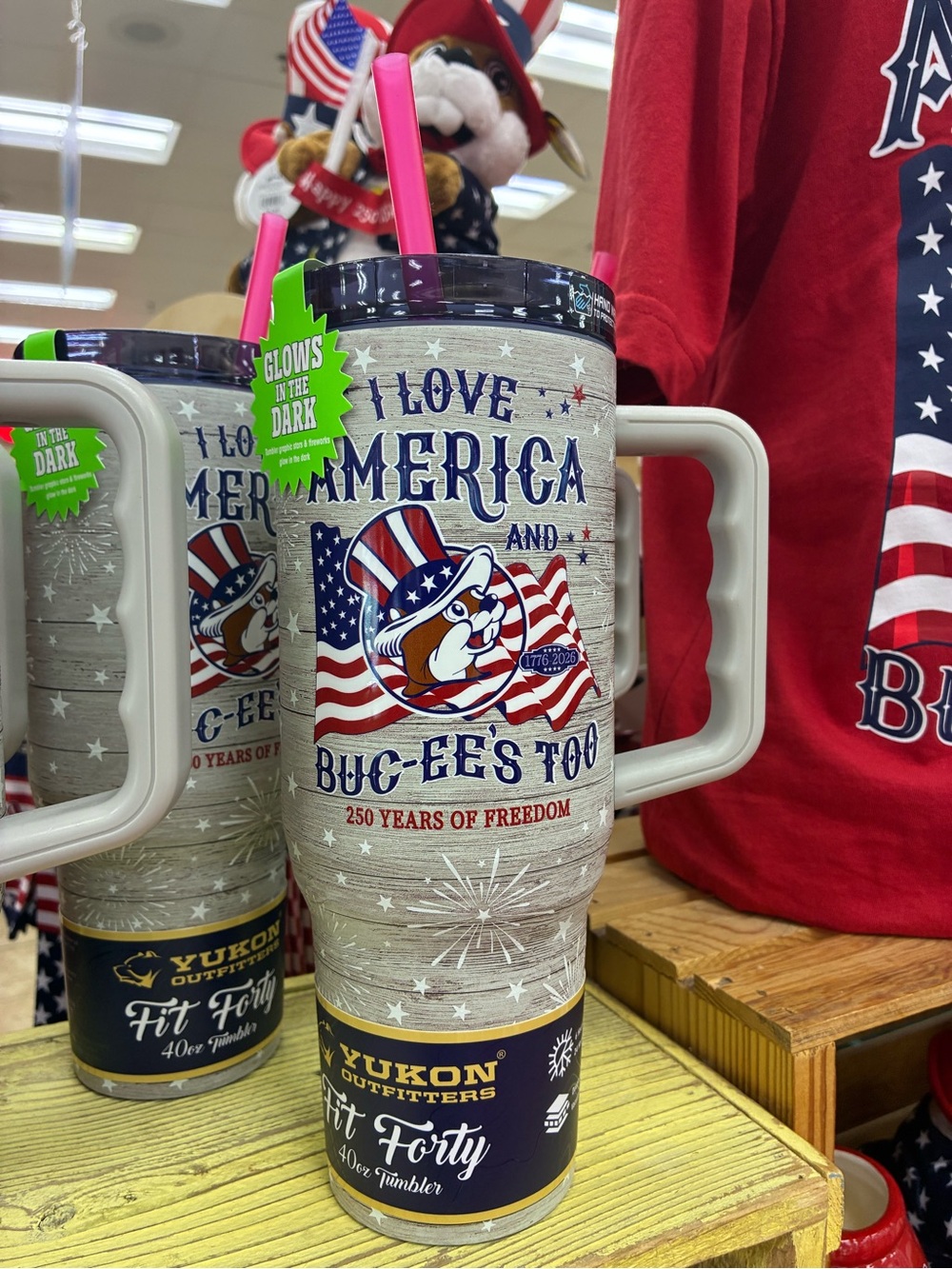 New 40 oz. Buc-ee's Yukon July 4th 250 Years Edition Tumbler Glows in the Dark